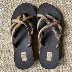 Teva Olowahu women’s sandal
